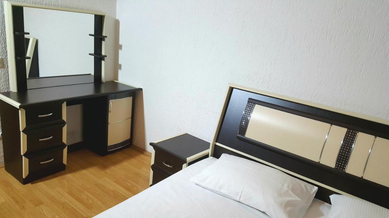 Bus Station Hostel Pristina Esterno foto