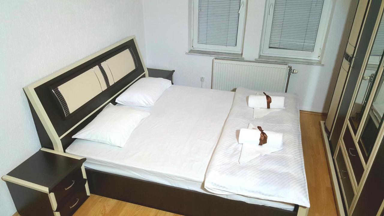 Bus Station Hostel Pristina Esterno foto